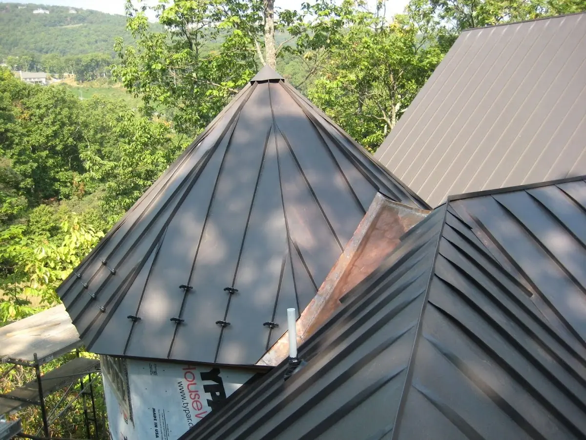 Professional Gutter Cleaning by Craftsman Roofing in North Wrigley